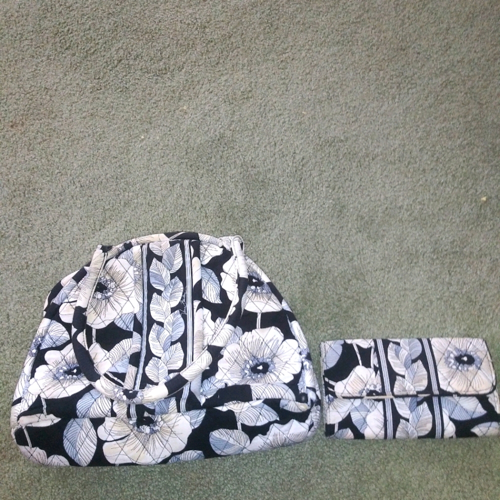 Vera Bradley clothe floral blk/white handbag with